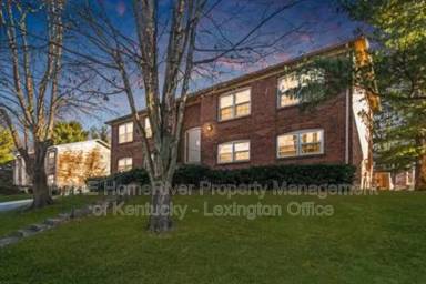 Main picture of 3736 Camelot Dr