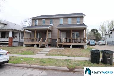 Main picture of 805 Charleston St