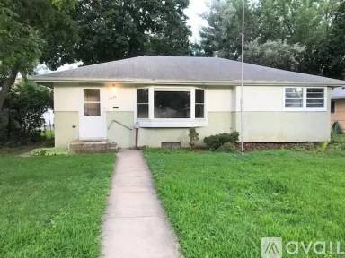 Main picture of 6824 Pleasant Ave