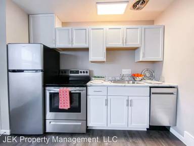 Main picture of 1105 W Badger Rd