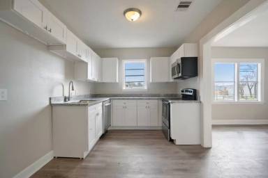 Main picture of 406 Bardash St