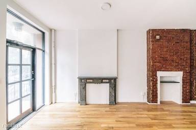 Main picture of 8 Saint Marks Pl