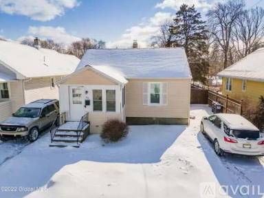Main picture of 48 Arcadia Ct
