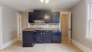 Main picture of 15827 Trafalgar Ave