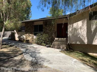 Main picture of 20925 Clarin St