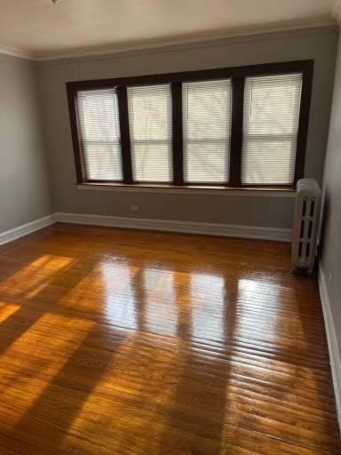 Main picture of 7953 S Saint Lawrence Ave