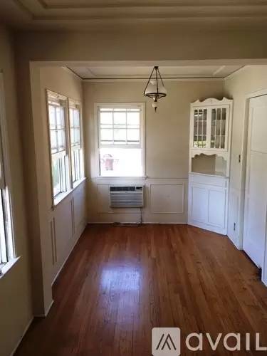 Main picture of 110 E Mountain St