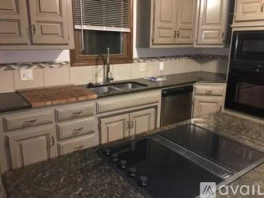 Main picture of 1730 W 28th St