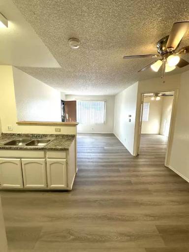 Main picture of 926 W 85th St