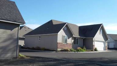 Main picture of 4400 Maple Ave