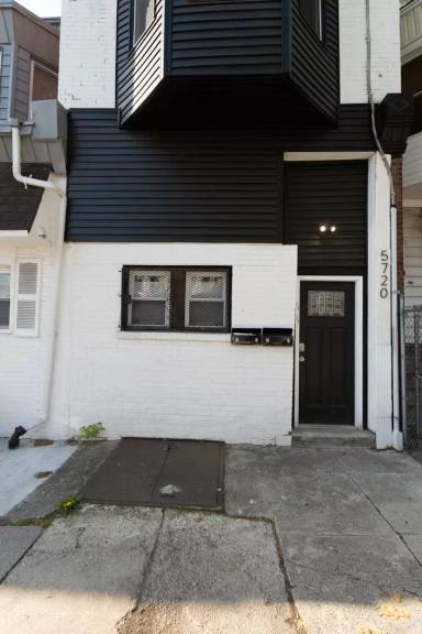 Main picture of 5720 W Girard Ave