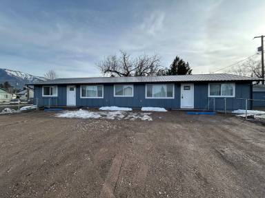 Main picture of 156-166 A St W (CG)