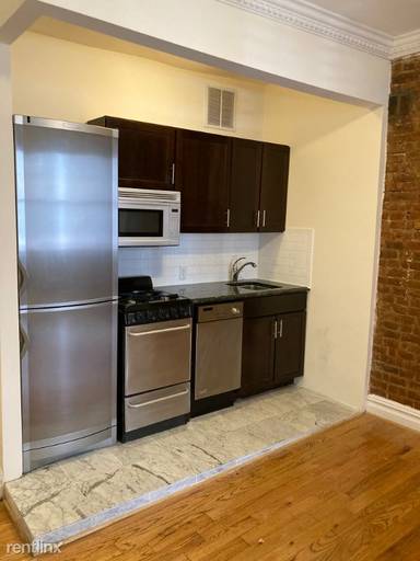 Main picture of 332 E 74th St