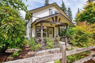 Main picture of 1086 Village Loop