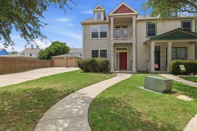 Main picture of 10849 Astor Dr