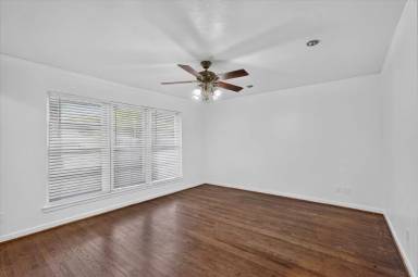 Main picture of 2539 Highwood Dr