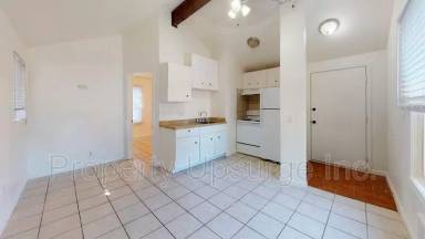 Main picture of 1812 Parallel St