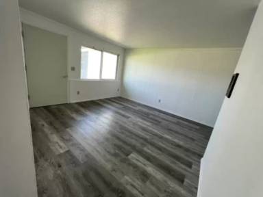 Main picture of 1006 W Pear Ave