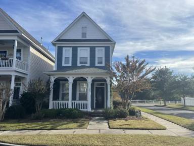 Main picture of 115 Hyacinth St