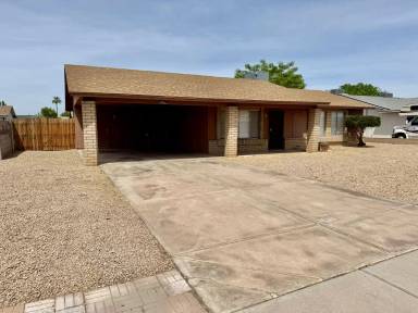 Main picture of 8544 W Lawrence Ln