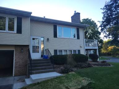 Main picture of 8423 W 100th St