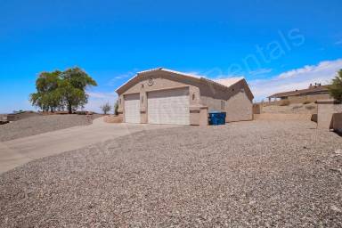 Main picture of 2665 Daytona Ave