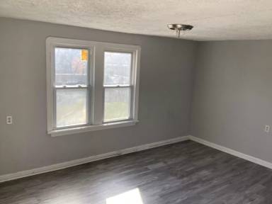 Main picture of 15300 Broadway Ave