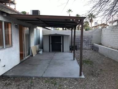 Main picture of 4765 Woodlake Ave