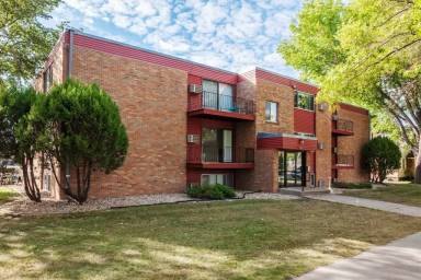 Main picture of 902 15th St N