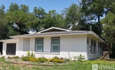 Main picture of 711 Wayside Dr