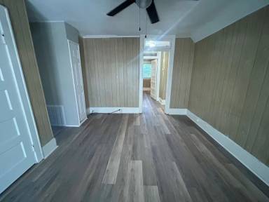 Main picture of 712 Brandon Ave