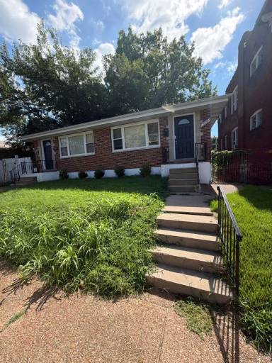 Main picture of 3238 S Compton Ave