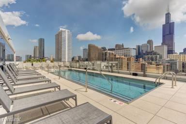 Main picture of 806 W Van Buren St