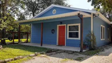 Main picture of 1205 Matthews Ln