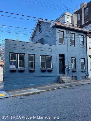 Main picture of 375 1/2 Main St