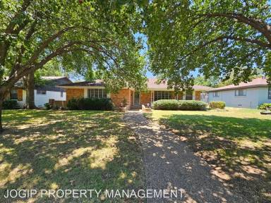 Main picture of 5019 Menefee Dr
