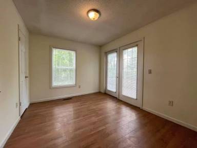 Main picture of 64 15th St NW