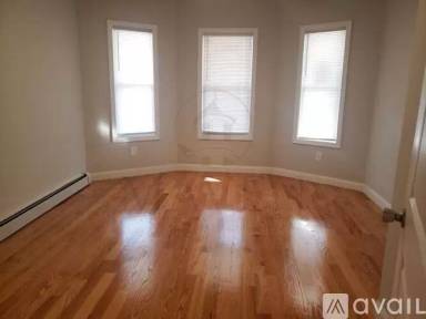Main picture of 12 Golden Ave