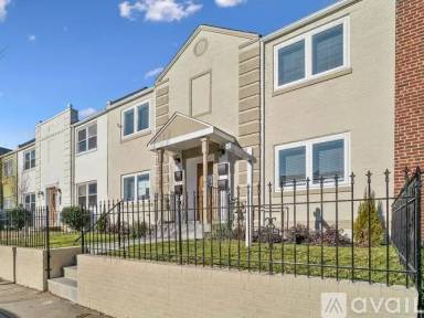 Main picture of 1708 Capitol Ave NE