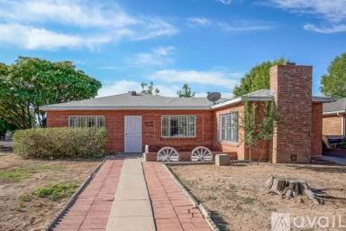 Main picture of 9040 Los Arboles Ave NE