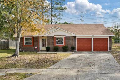 Main picture of 200 Brookhaven Ct