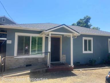 Main picture of 237 W Lindo Ave