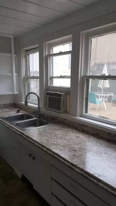Main picture of 2711 Lincoln Ave