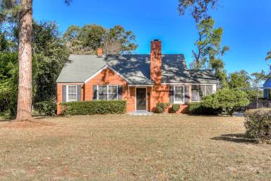 Main picture of 2631 Oakland Ave