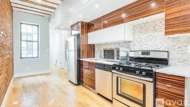 Main picture of 897 Saint Johns Pl