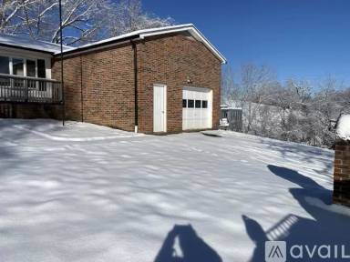 Main picture of 235 Weaver Ln
