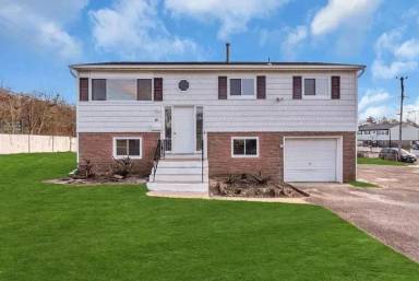 Main picture of 18 Housen St