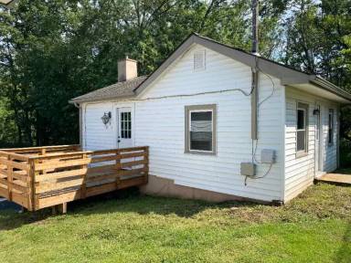 Main picture of 930 Gravel Pike