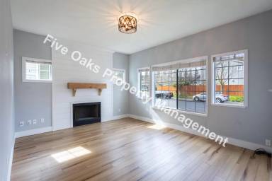 Main picture of 412 Parker Dr