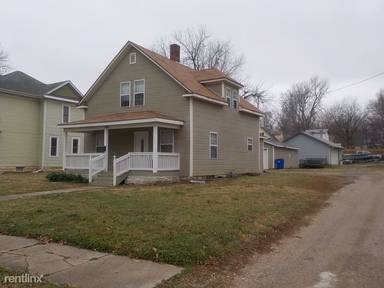 Main picture of 418 S Adams St